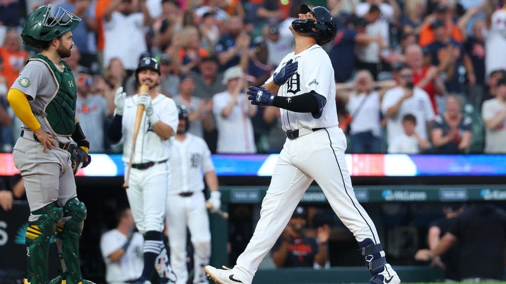 Eduardo Valencia homers in Tigers' 4-1 victory over the Athletics