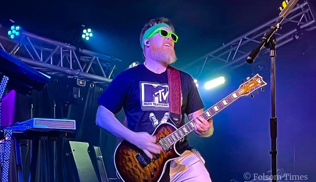 Class of 85 brings Eighties New Wave party to Crawdads on the Lake