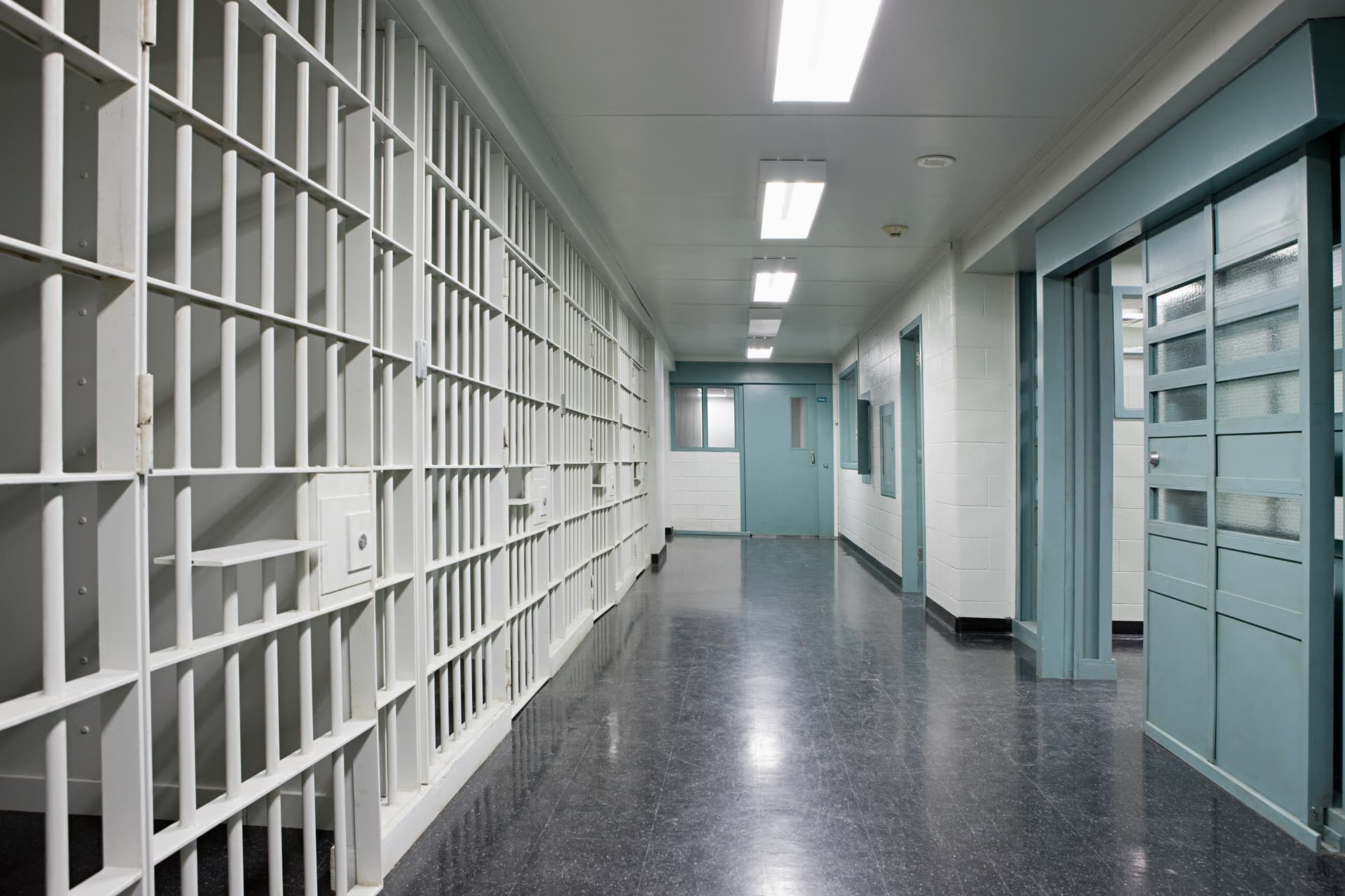 5 Things to Know About Undercover Police Stings in California Jails