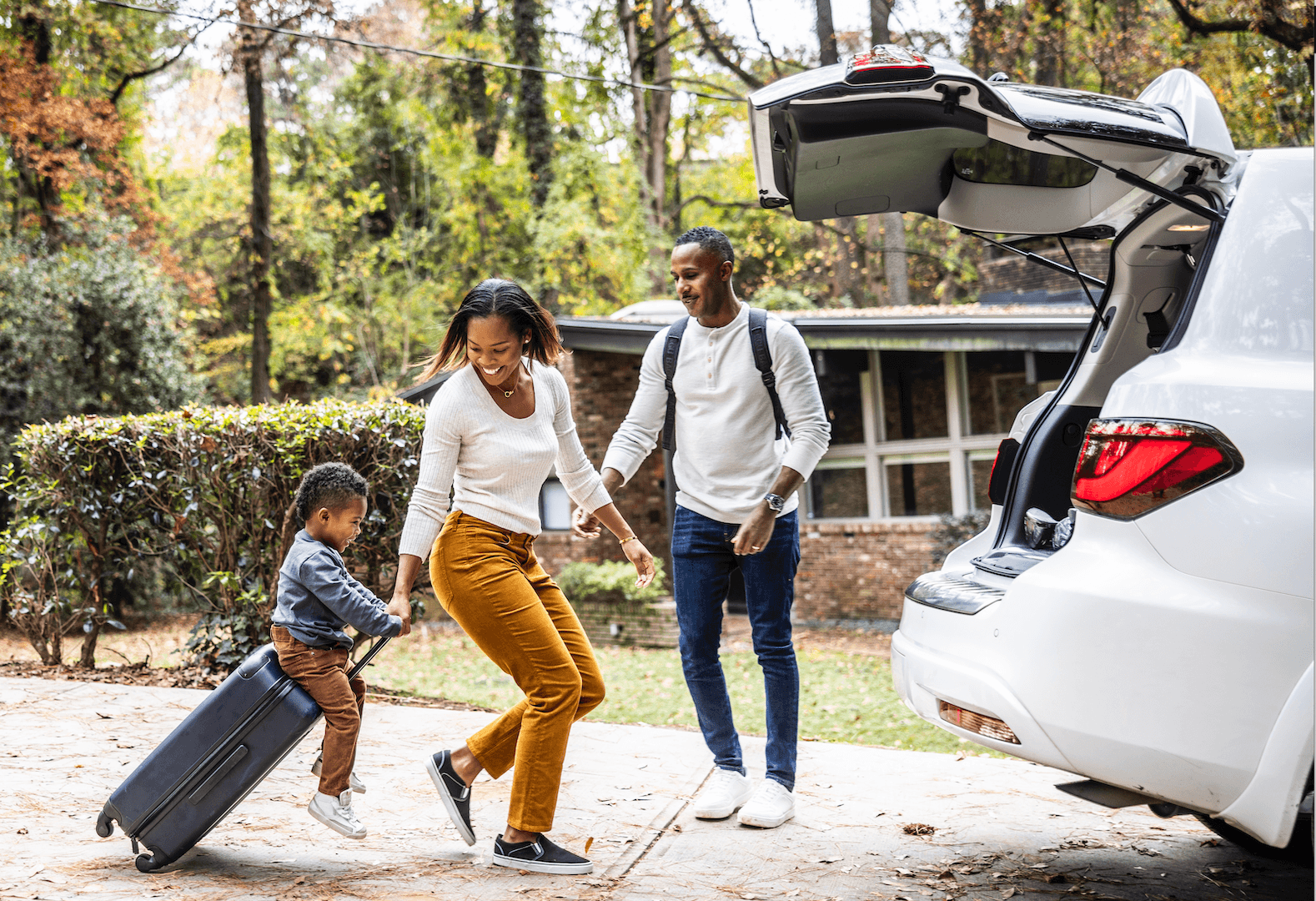 Don’t Let Fraud and Scams Ground Your Summer Vacation